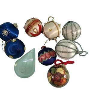 Vintage Christmas Ornaments Crafter Mixed Lot Plastic Satin Balls Handmade